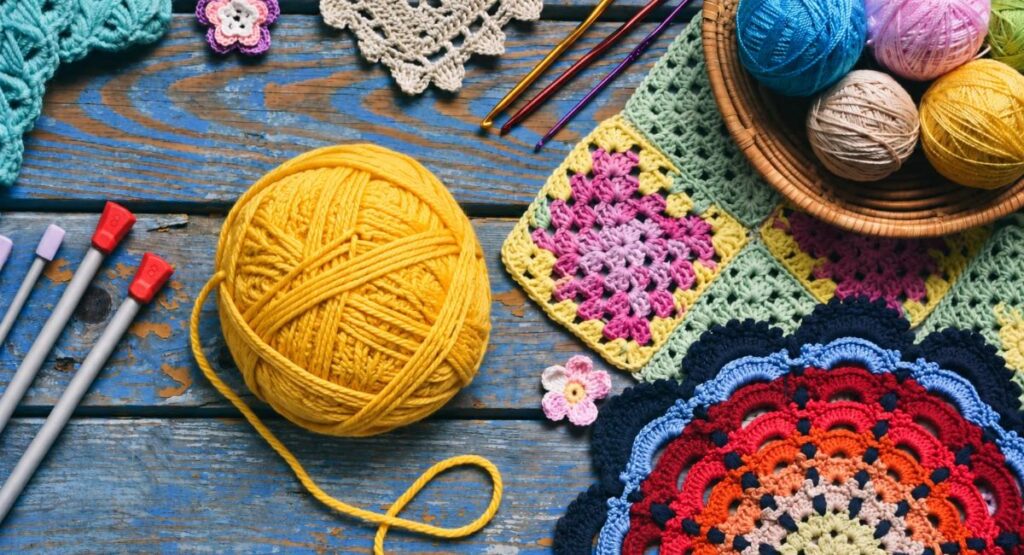 Equipment for knitting and crochet